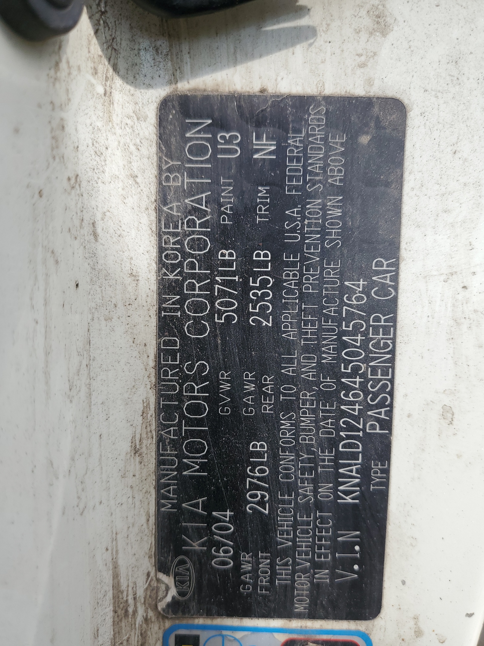 KNALD124645045764 2004 Kia Amanti