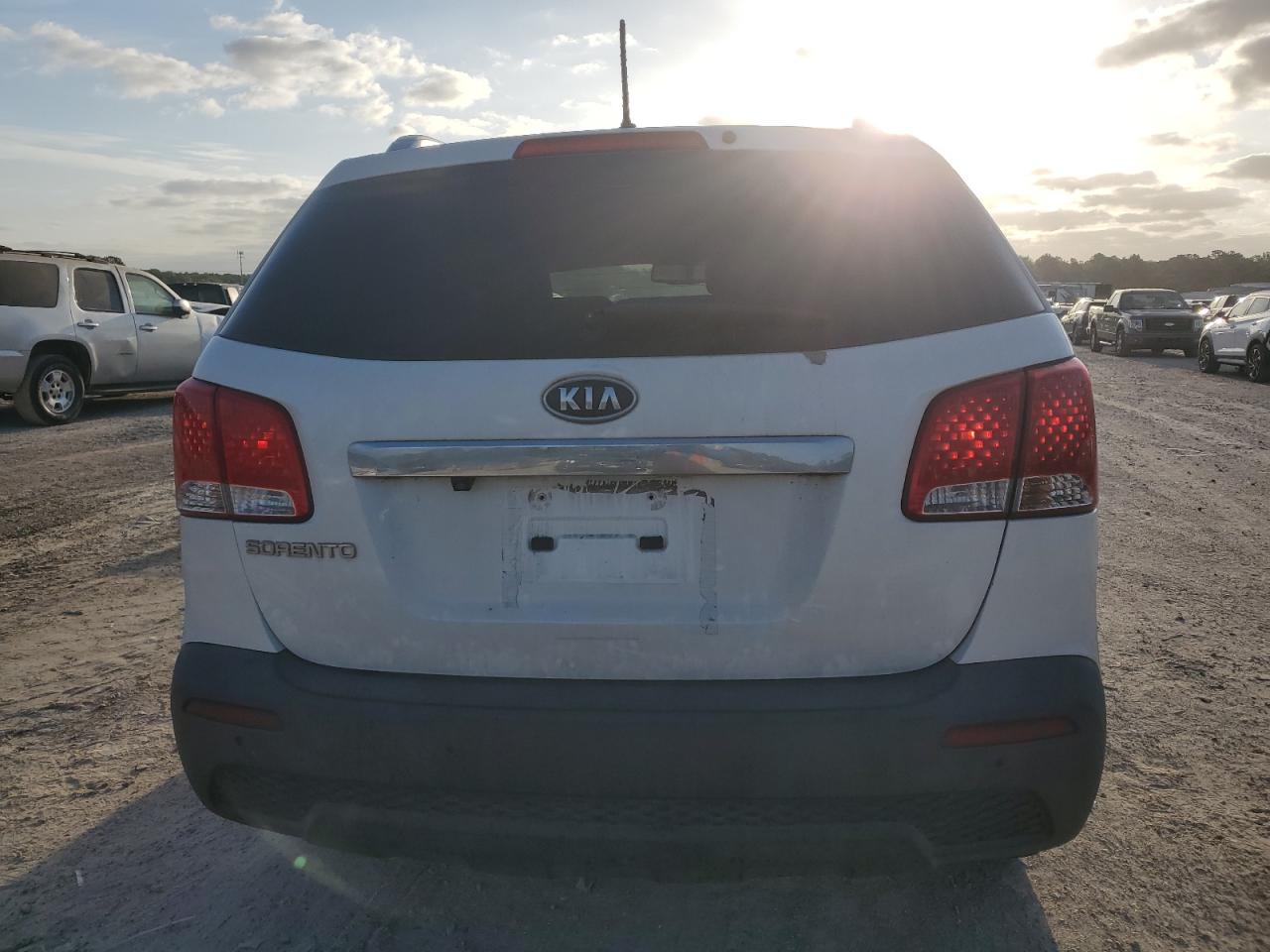 2011 Kia Sorento Base VIN: 5XYKT4A20BG066715 Lot: 48966464