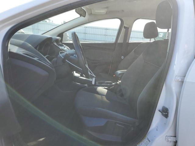Sedans FORD FOCUS 2012 White