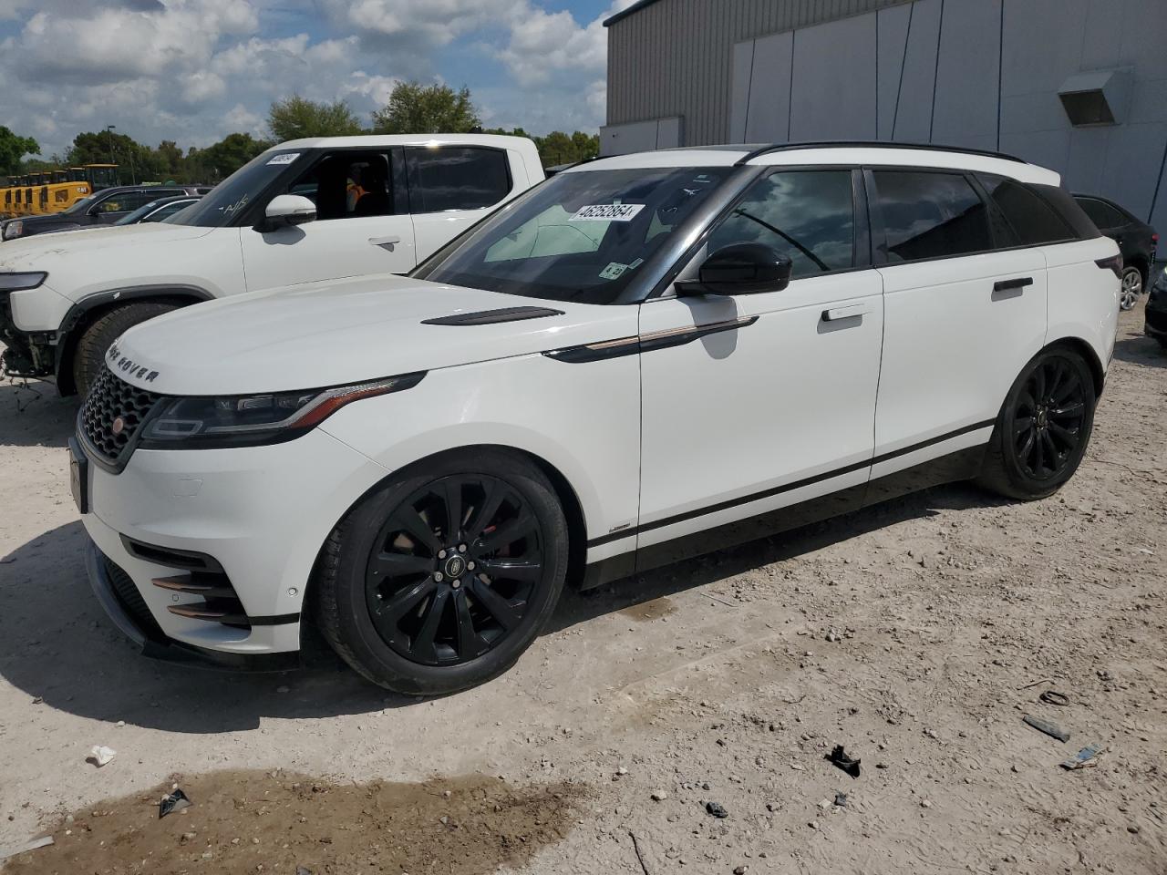 SALYL2RV2JA755613 2018 Land Rover Range Rover Velar R-Dynamic Se