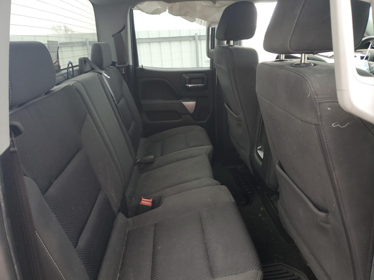 2016 Chevrolet Silverado - Image 10