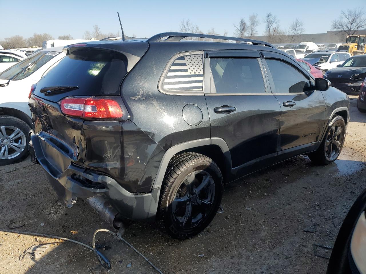 2016 Jeep Cherokee Latitude VIN: 1C4PJMCS3GW102996 Lot: 43041524