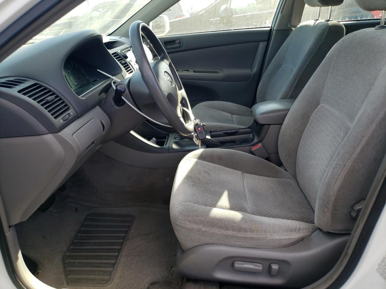 2003 Toyota Camry Le VIN: 4T1BE32K53U185276 Lot: 46933844