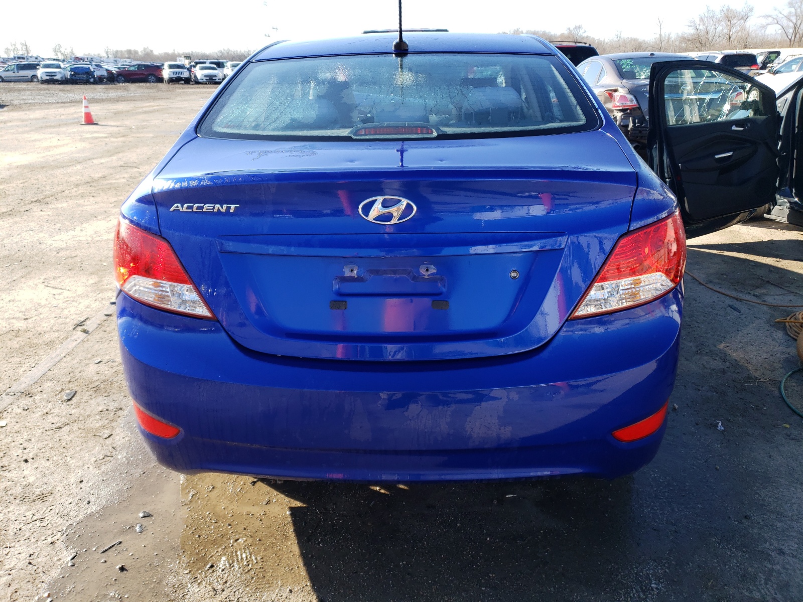 KMHCT4AE1DU565907 2013 Hyundai Accent Gls