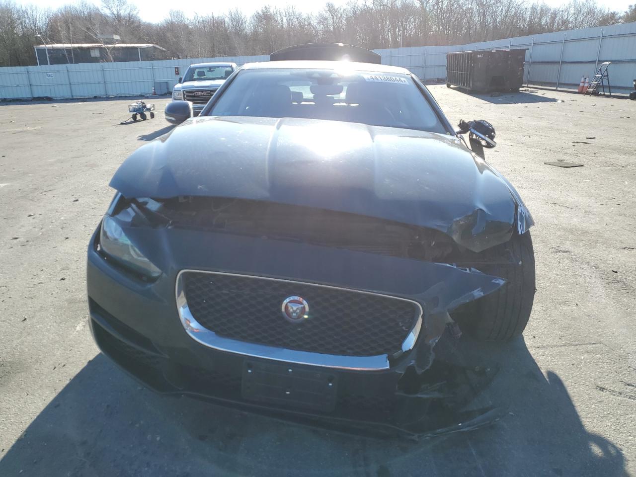 2019 Jaguar XE - Image 5