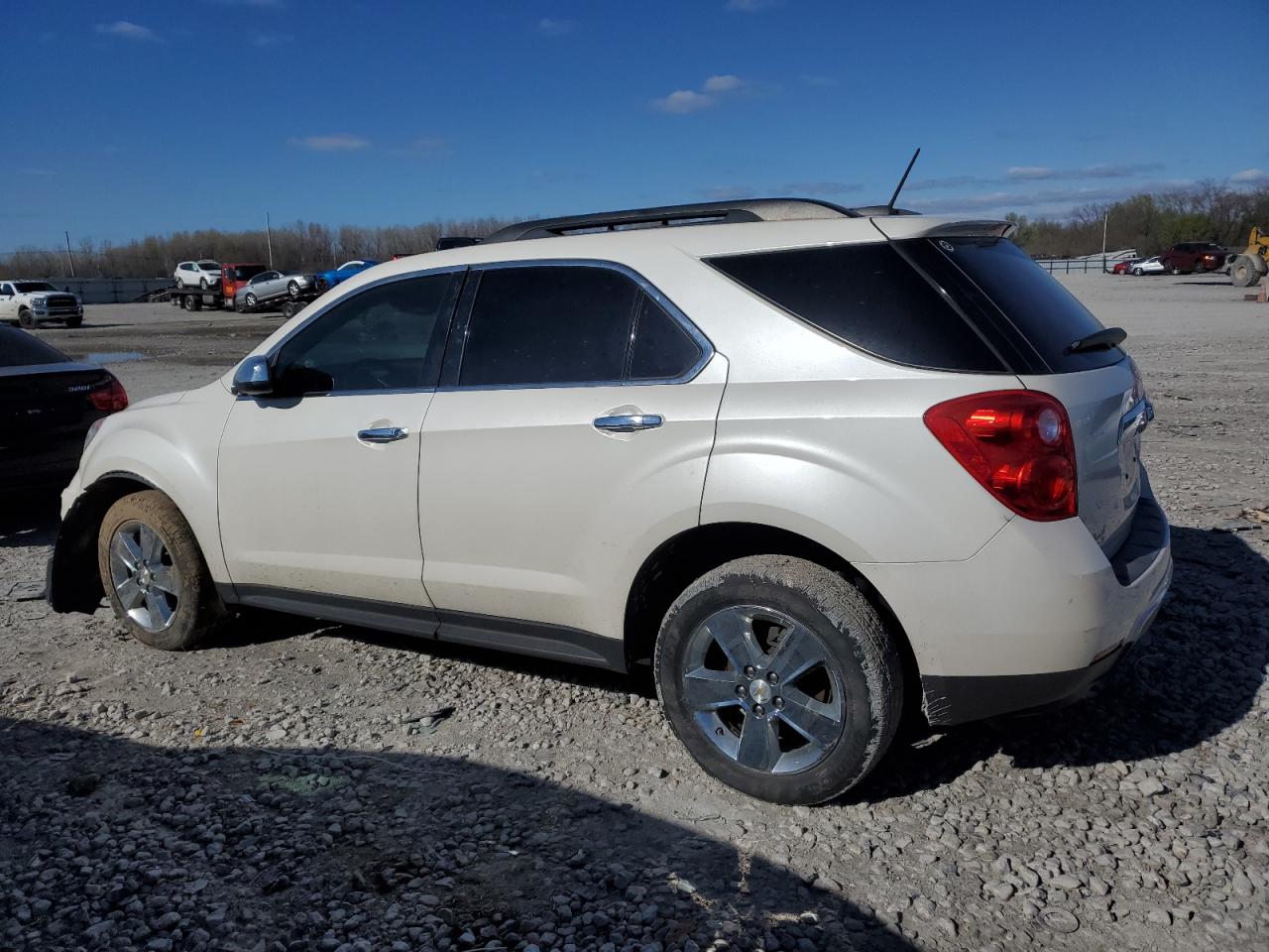 2015 Chevrolet Equinox - Image 2