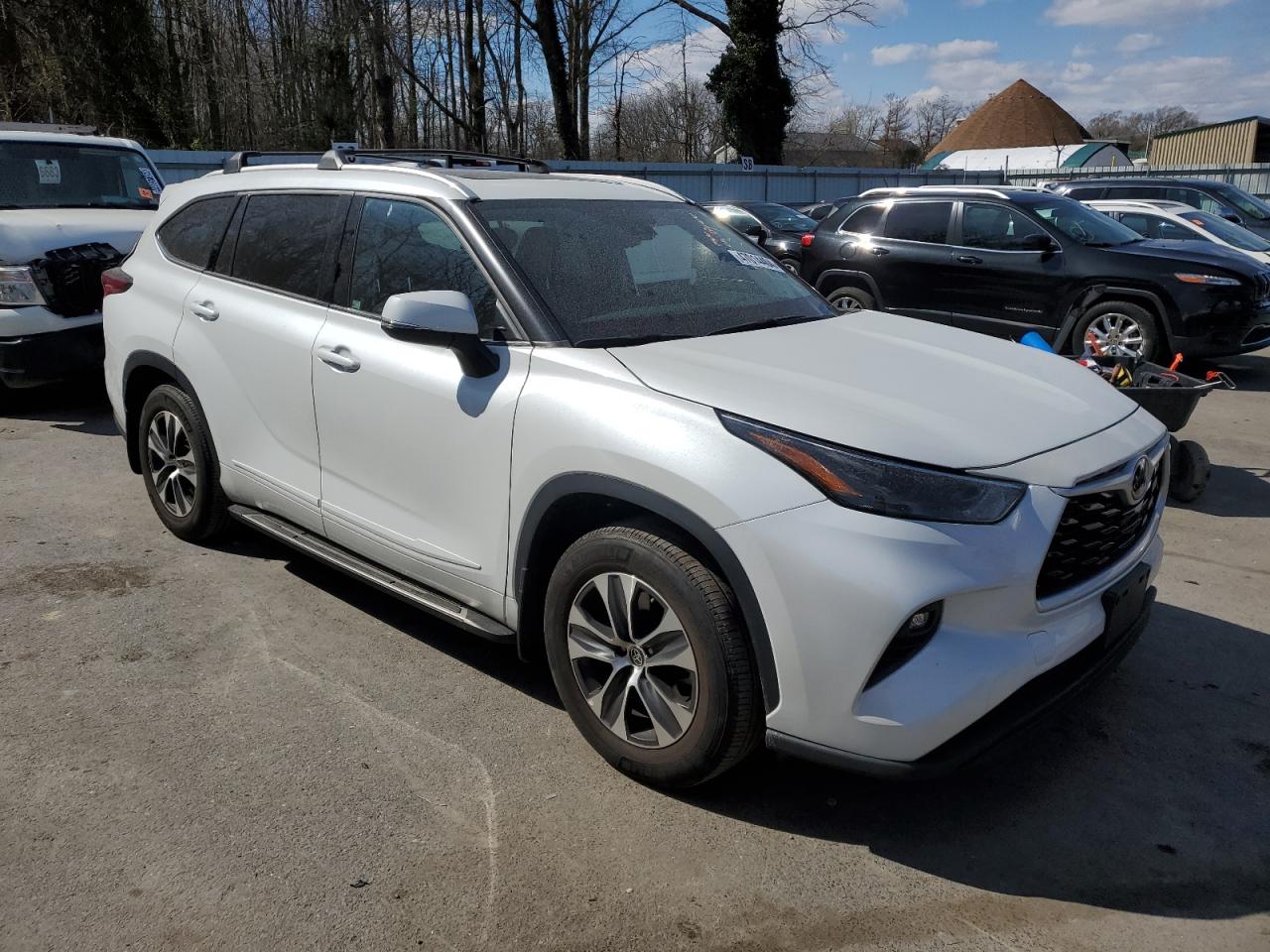 2022 Toyota Highlander Xle VIN: 5TDHZRBHXNS189115 Lot: 47014404