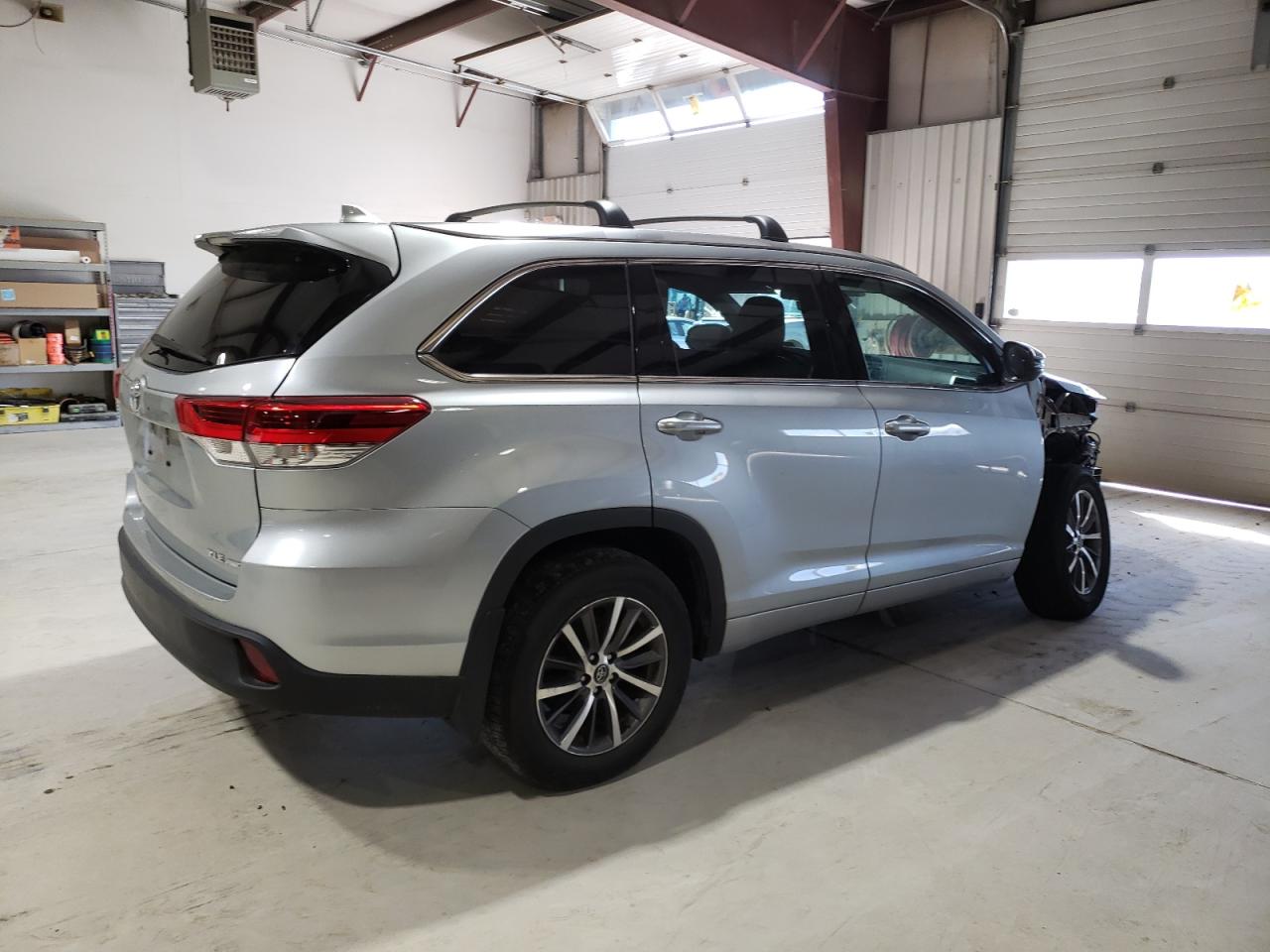 2017 Toyota Highlander Se VIN: 5TDJZRFH2HS459910 Lot: 44520304