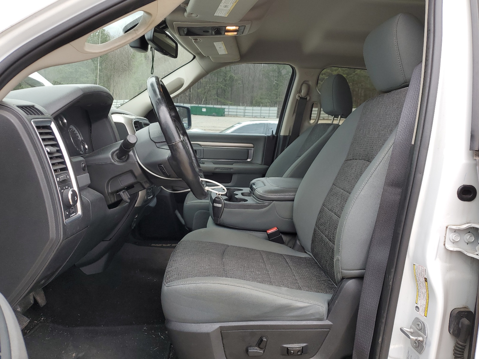 3C6RR7LT1GG289835 2016 Ram 1500 Slt