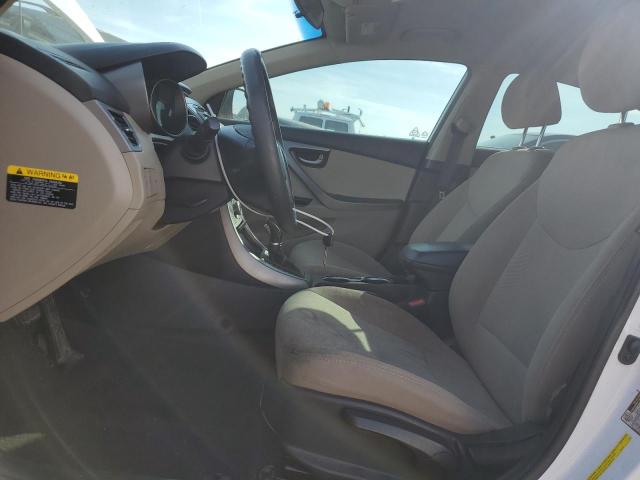 Sedans HYUNDAI ELANTRA 2015 Biały