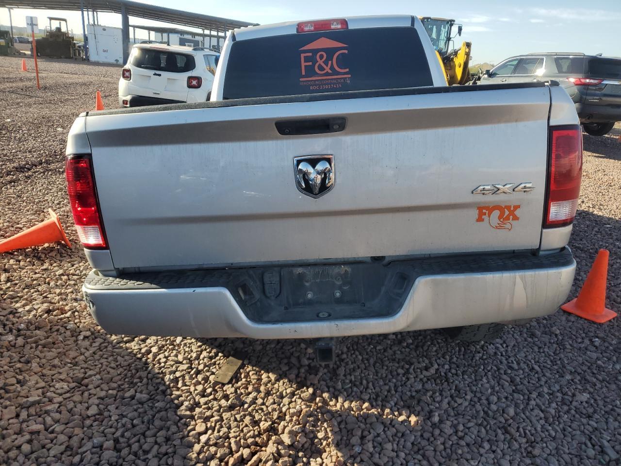 1C6RR7FTXJS221335 2018 Ram 1500 St