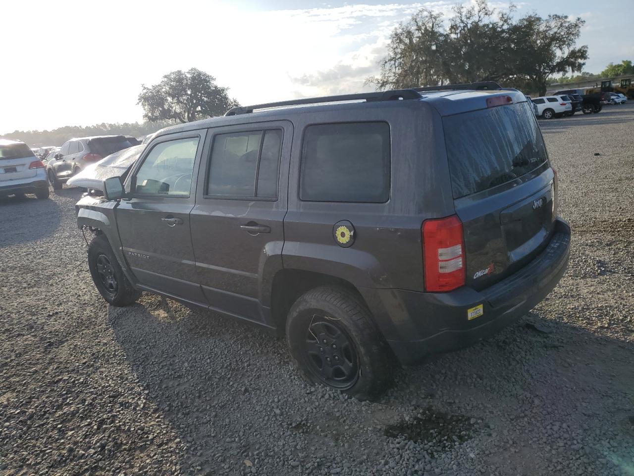 VIN 1C4NJPBB6FD178846 2015 JEEP PATRIOT no.2