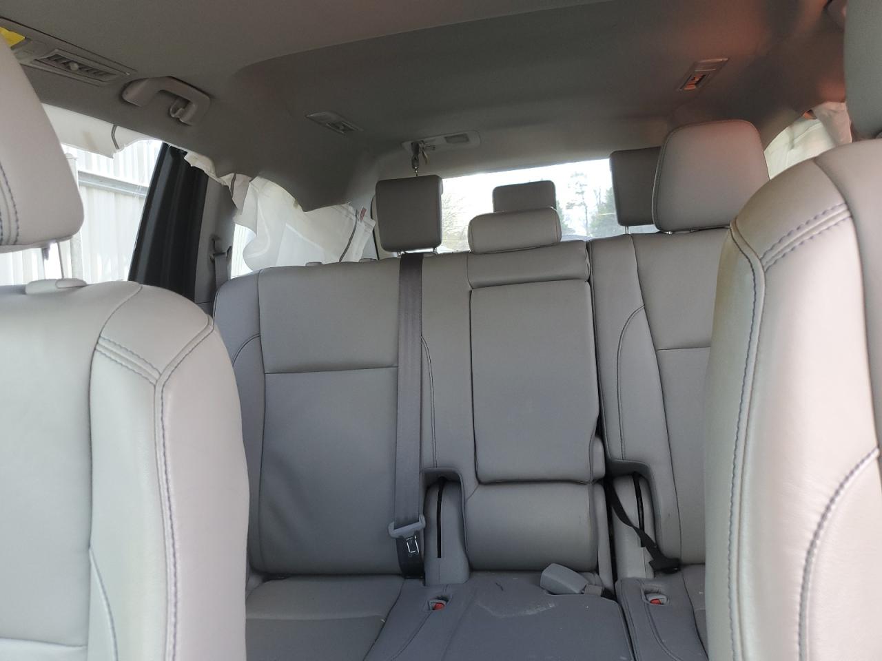 2019 Toyota Highlander Se VIN: 5TDJZRFH4KS589811 Lot: 45692474