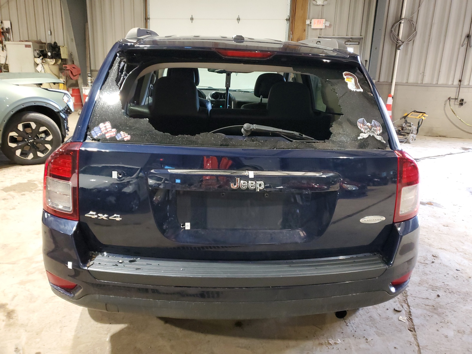 1C4NJDEB9GD587855 2016 Jeep Compass Latitude