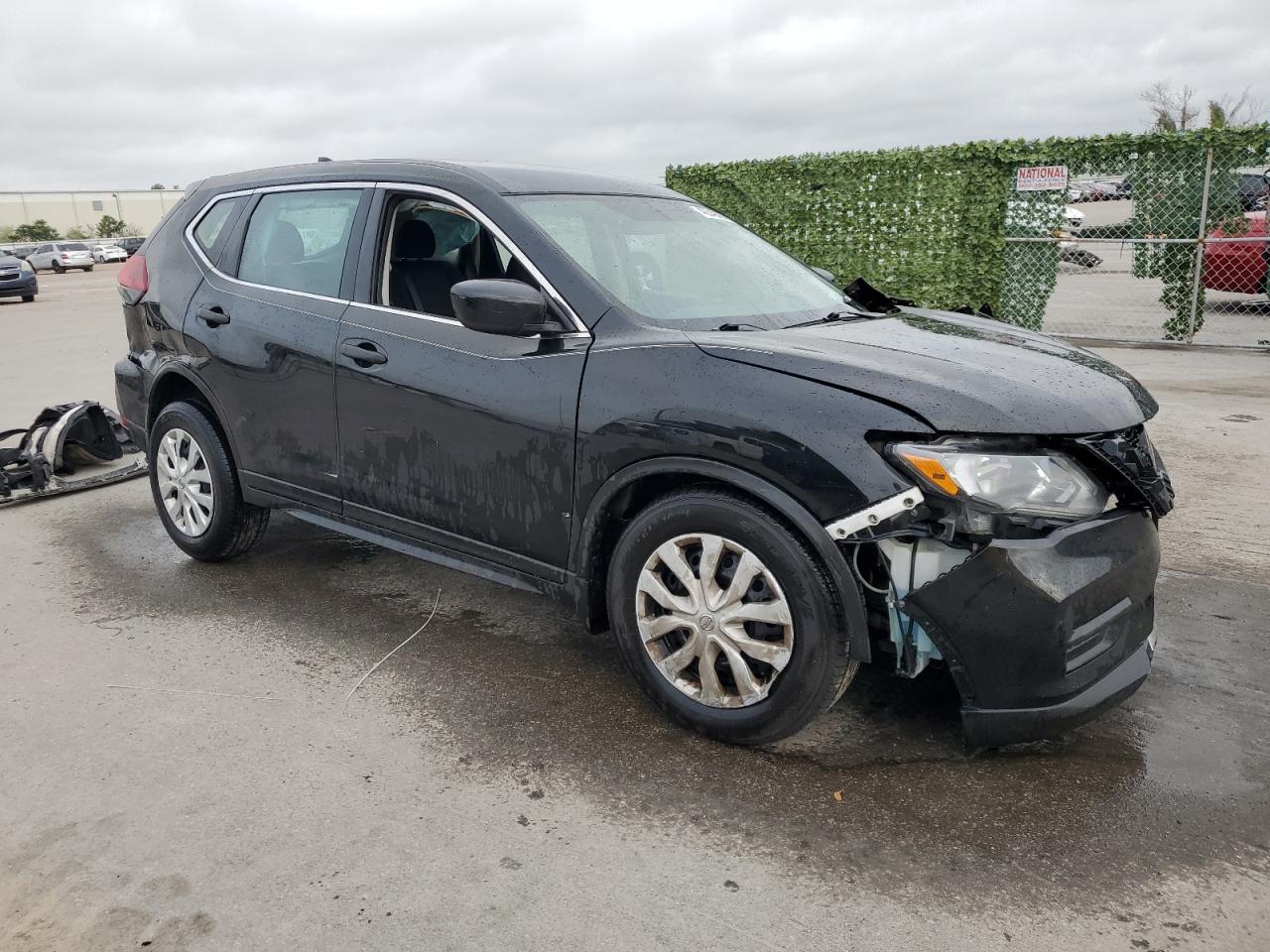 5N1AT2MT6JC839383 2018 Nissan Rogue S