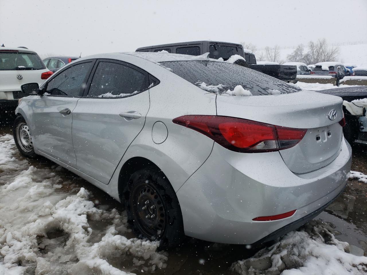 2016 Hyundai Elantra - Image 2