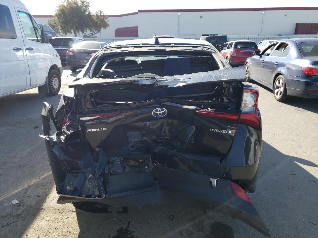 2020 Toyota Prius L VIN: JTDKARFU5L3120979 Lot: 48000274