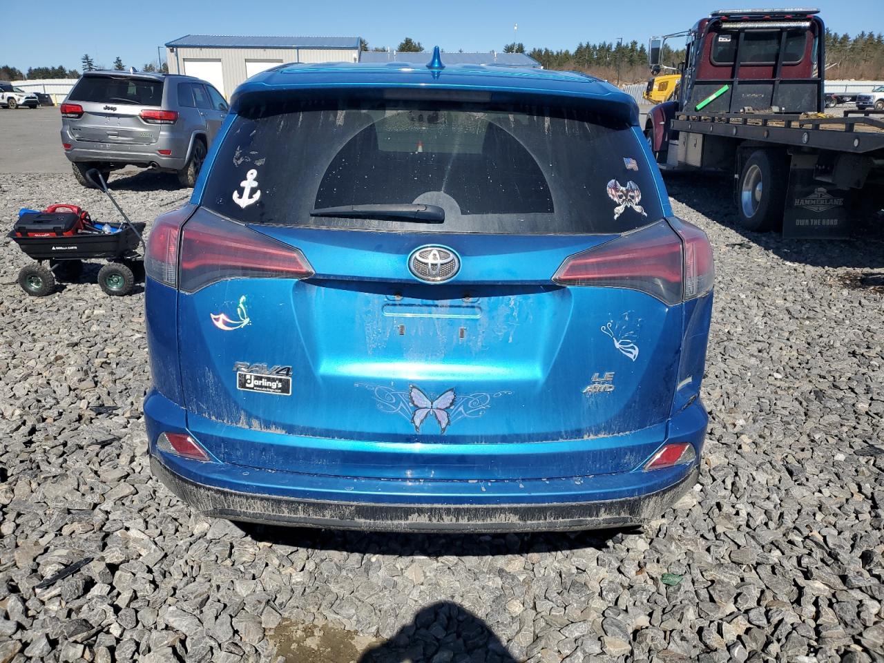 2T3BFREV8HW676137 2017 Toyota Rav4 Le