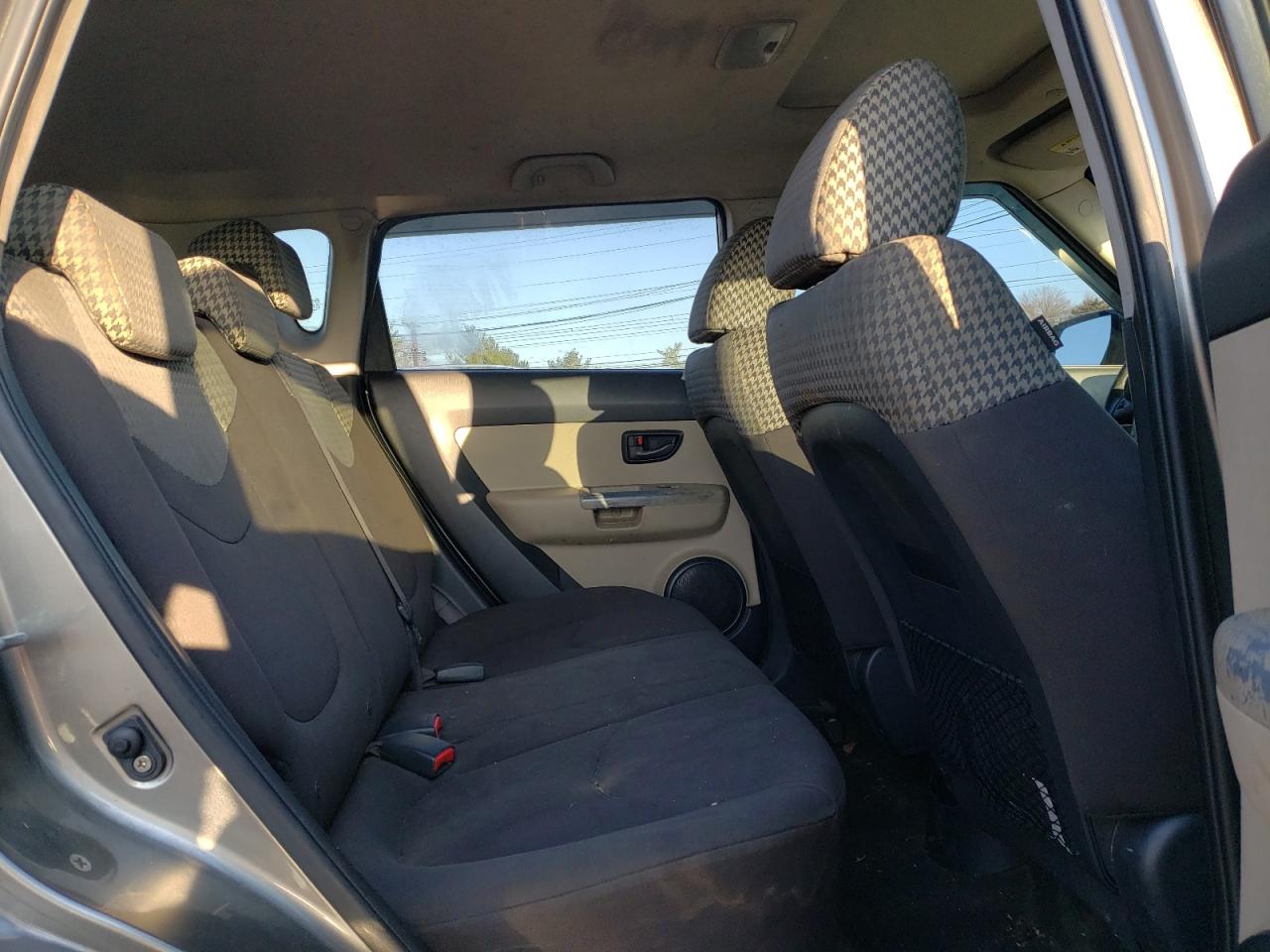 2010 Kia Soul + VIN: KNDJT2A26A7088102 Lot: 46268334