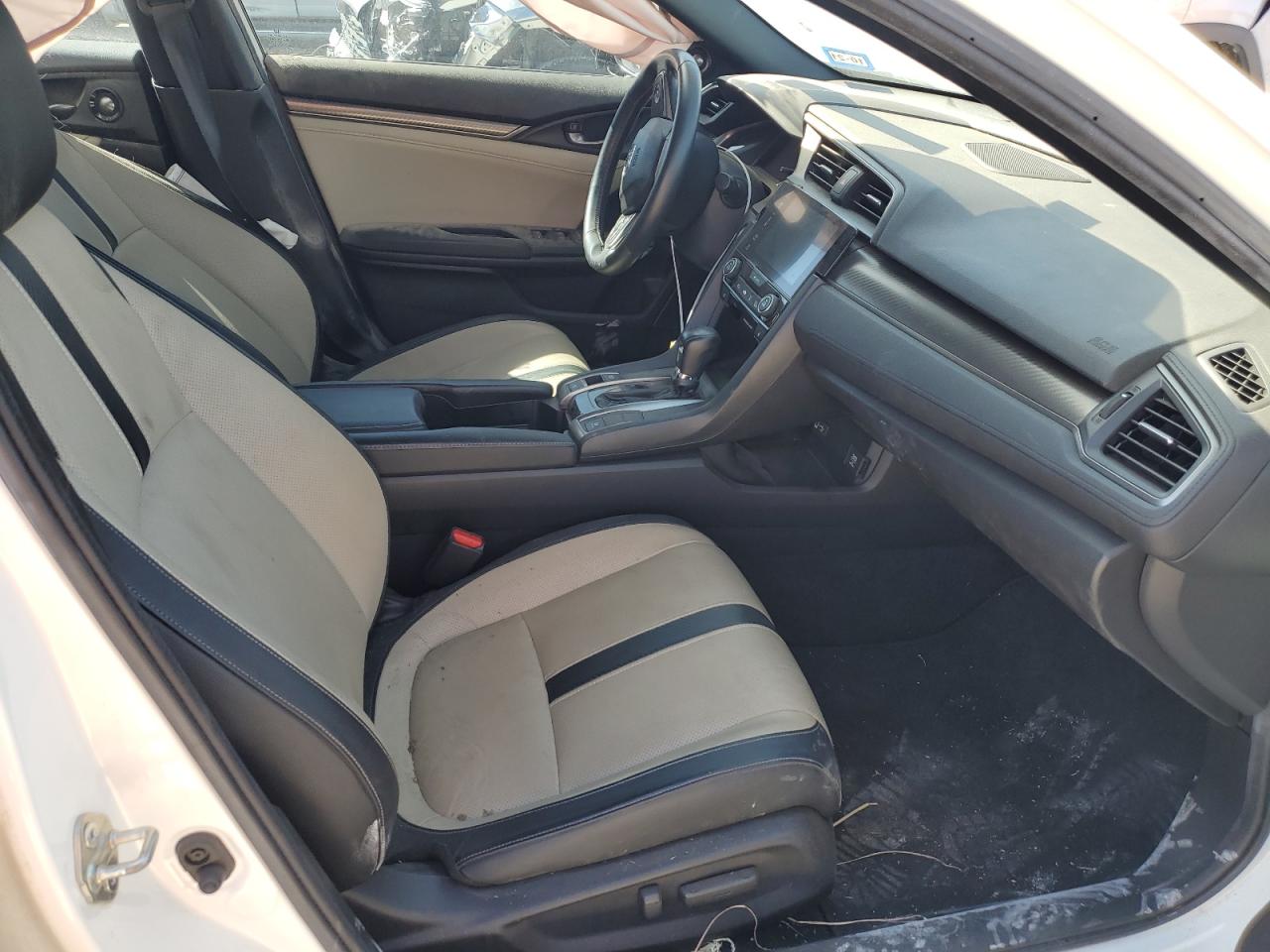 2018 Honda Civic Sport Touring VIN: SHHFK7H95JU230988 Lot: 46058964