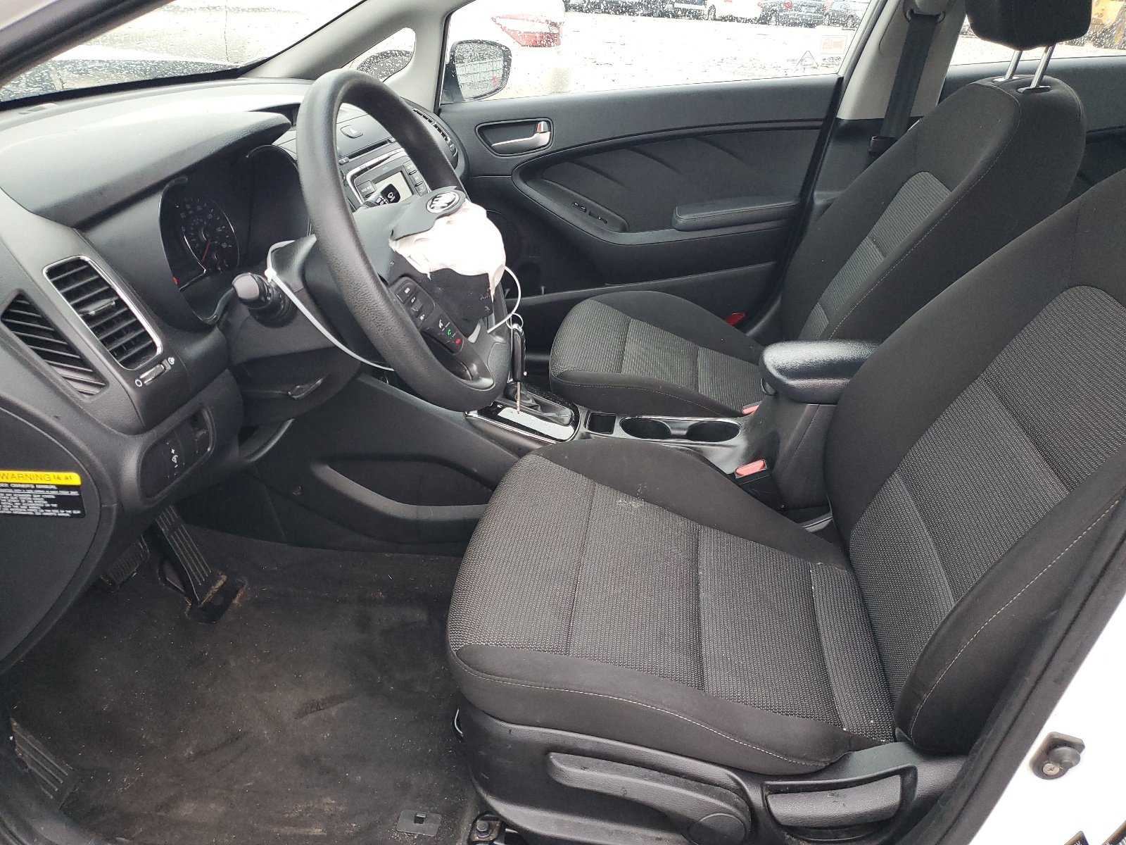 3KPFK4A70HE108869 2017 Kia Forte Lx