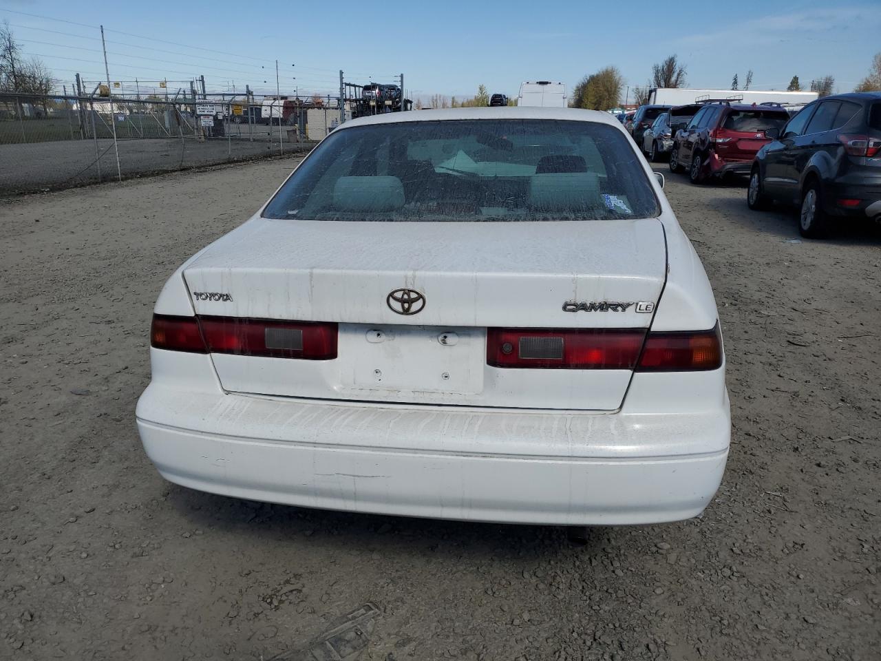 1997 Toyota Camry Le VIN: JT2BG22K3V0012240 Lot: 69684844