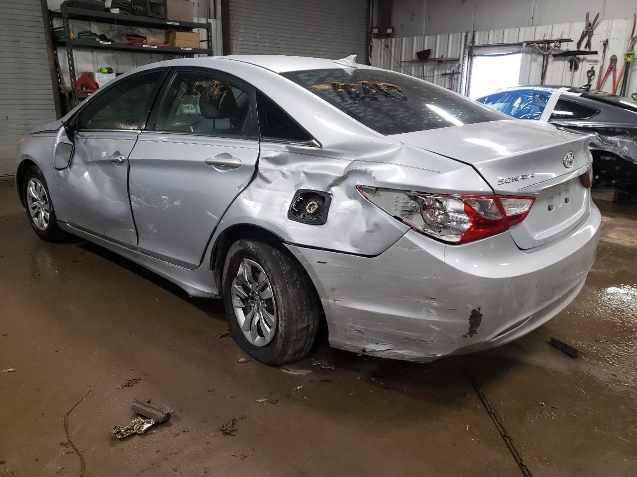 2012 Hyundai Sonata - Image 2