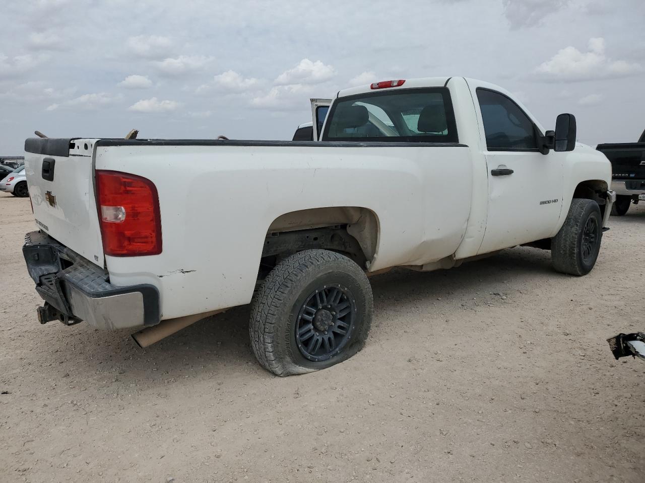 2011 Chevrolet Silverado C2500 Heavy Duty VIN: 1GC0CVCG8BF215574 Lot: 46016274