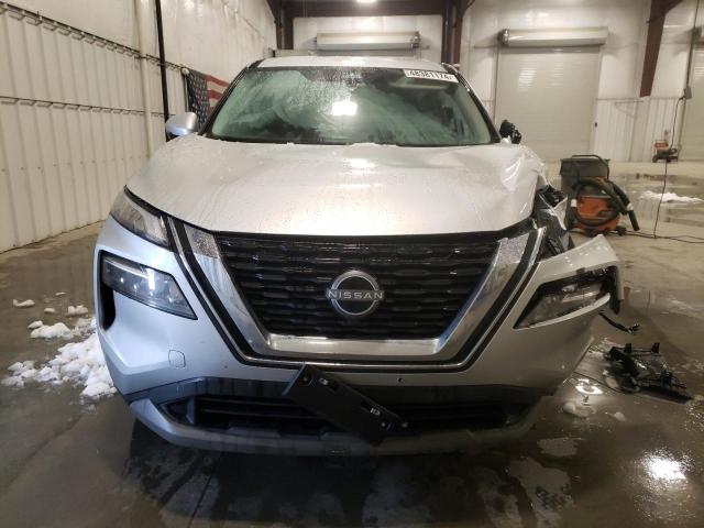  NISSAN ROGUE 2023 Серебристый