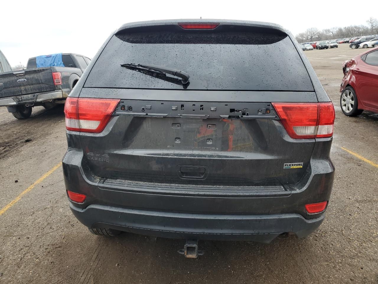 1J4RR4GG3BC694038 2011 Jeep Grand Cherokee Laredo