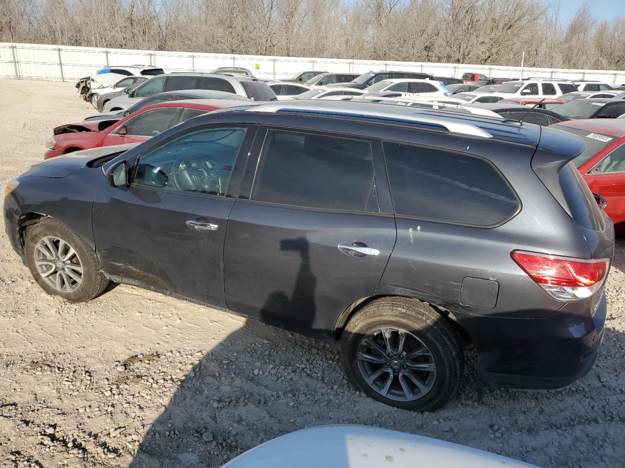 2013 Nissan Pathfinder - Image 2