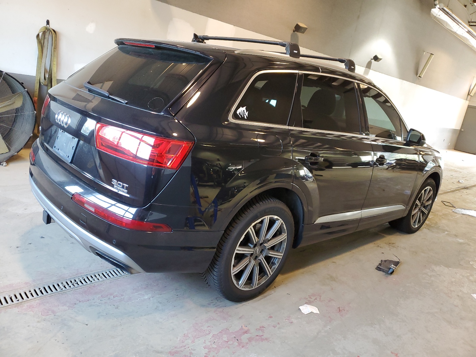 2017 Audi Q7 Premium Plus vin: WA1LAAF77HD035248