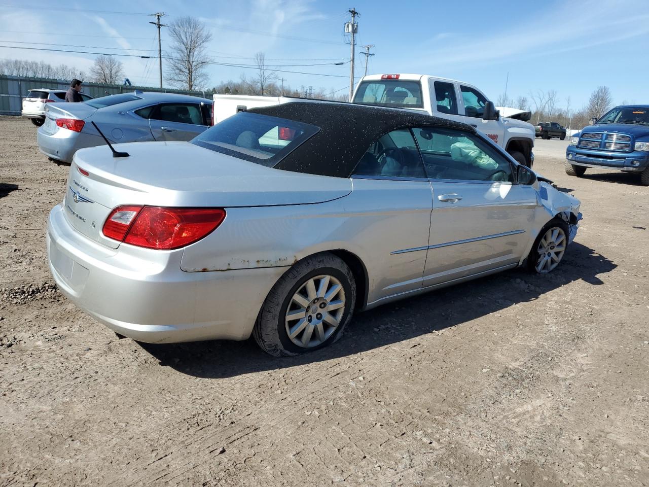 2010 Chrysler Sebring - Image 3
