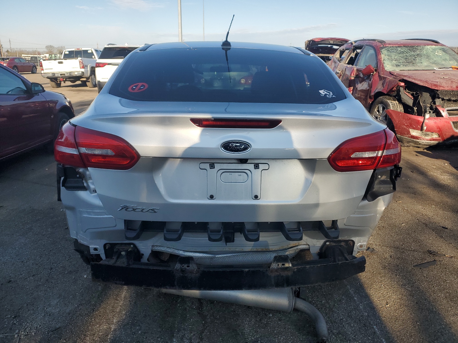 2018 Ford Focus S vin: 1FADP3E23JL230162