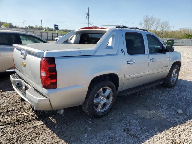  CHEVROLET AVALANCHE 2013 Серебристый