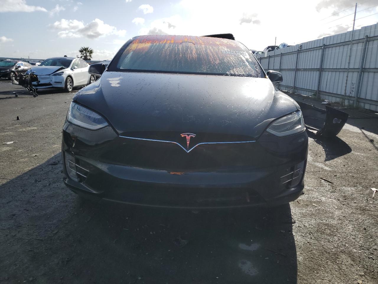 5YJXCAE21JF127283 2018 Tesla Model X