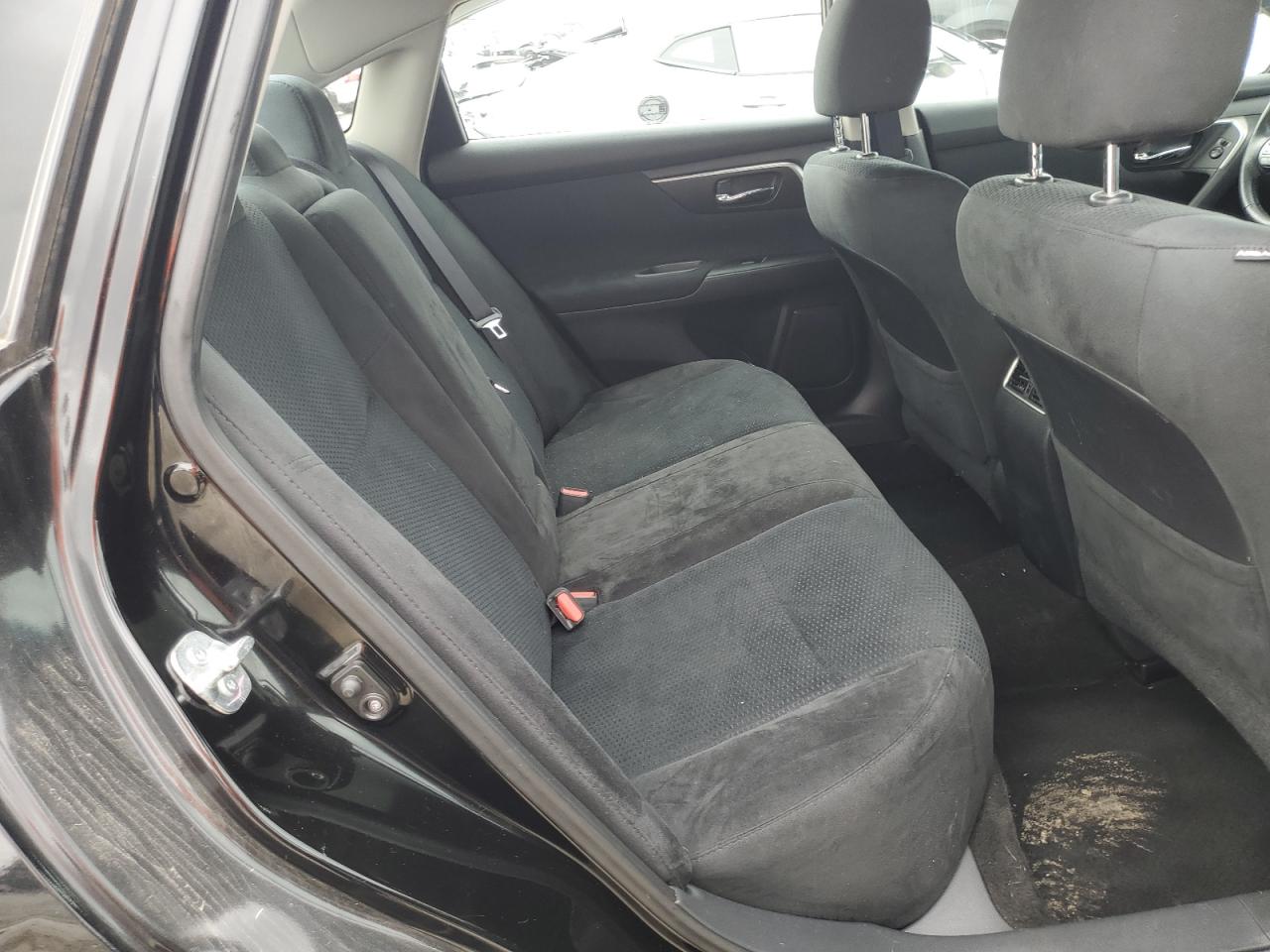 2015 Nissan Altima - Image 10
