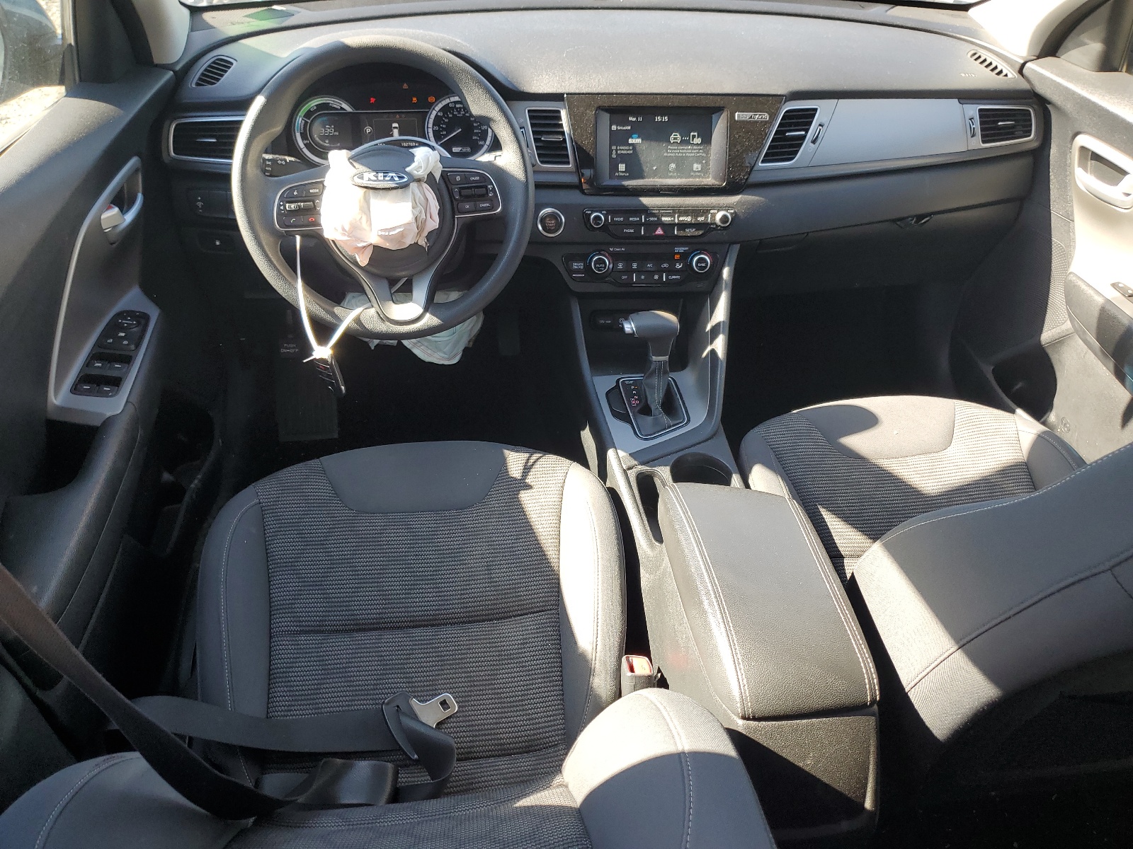 KNDCB3LC5J5113588 2018 Kia Niro Fe