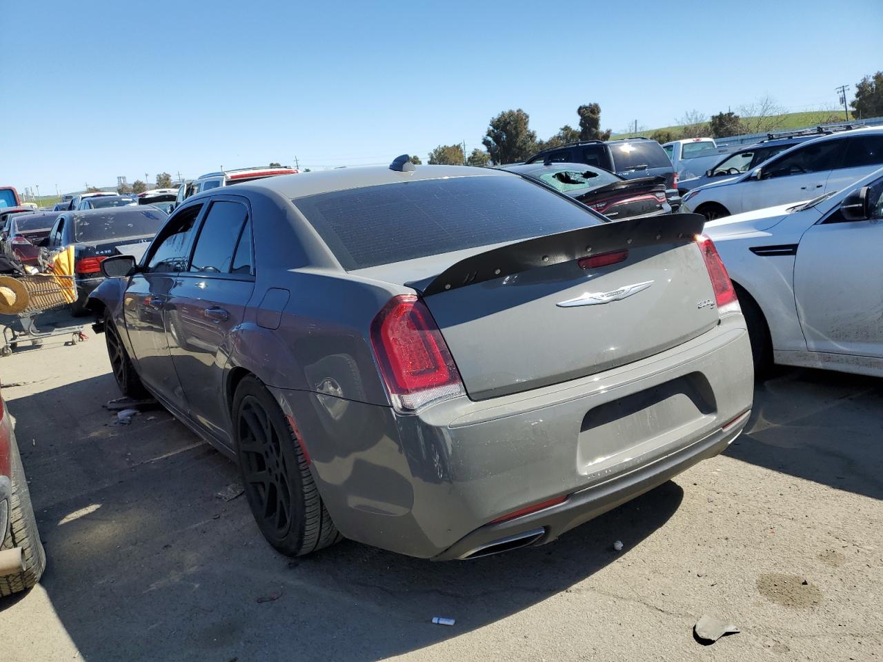 2017 Chrysler 300 - Image 2