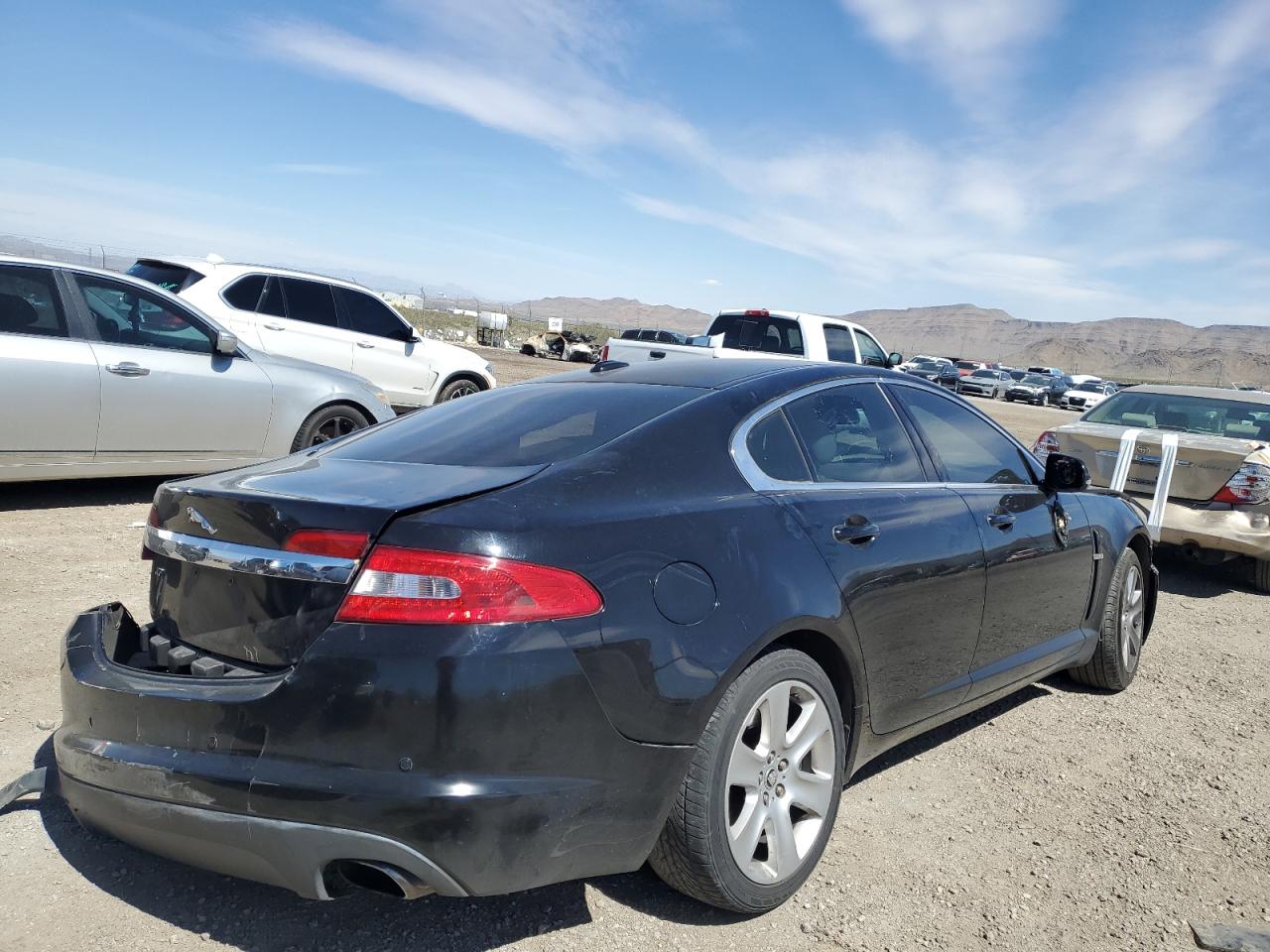 2010 Jaguar XF - Image 3