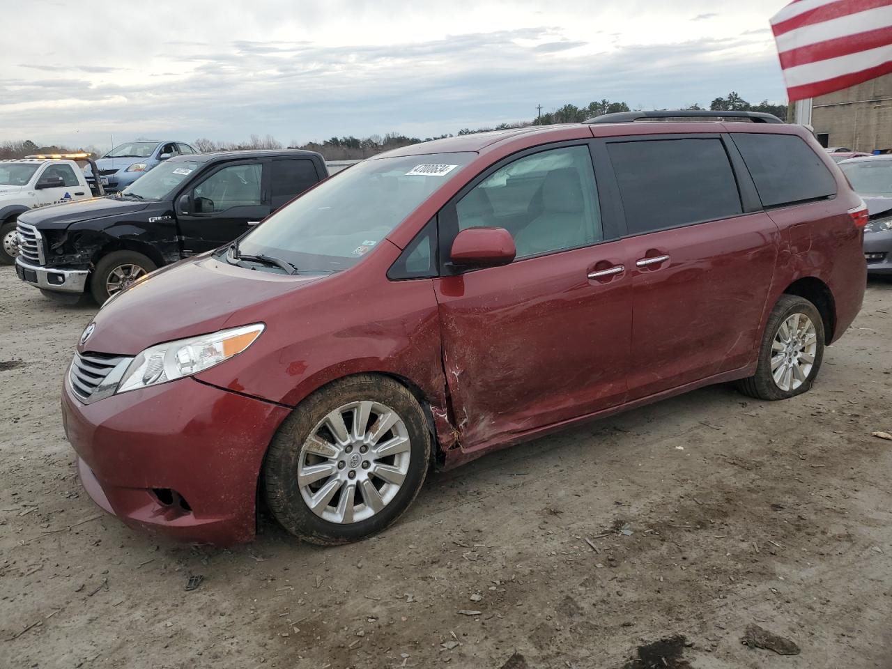 5TDDK3DC9FS104638 2015 Toyota Sienna Xle