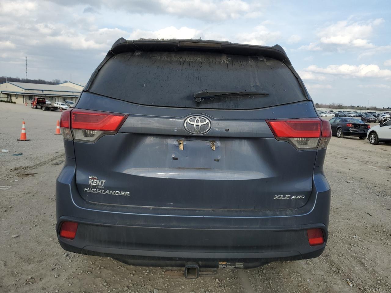 5TDJZRFH4KS970199 2019 Toyota Highlander Se