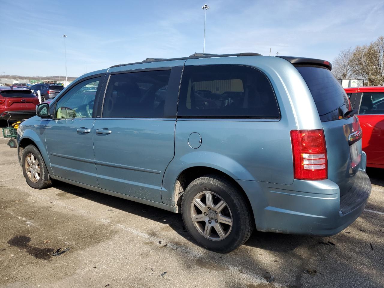 2008 Chrysler Town & Country - Image 2