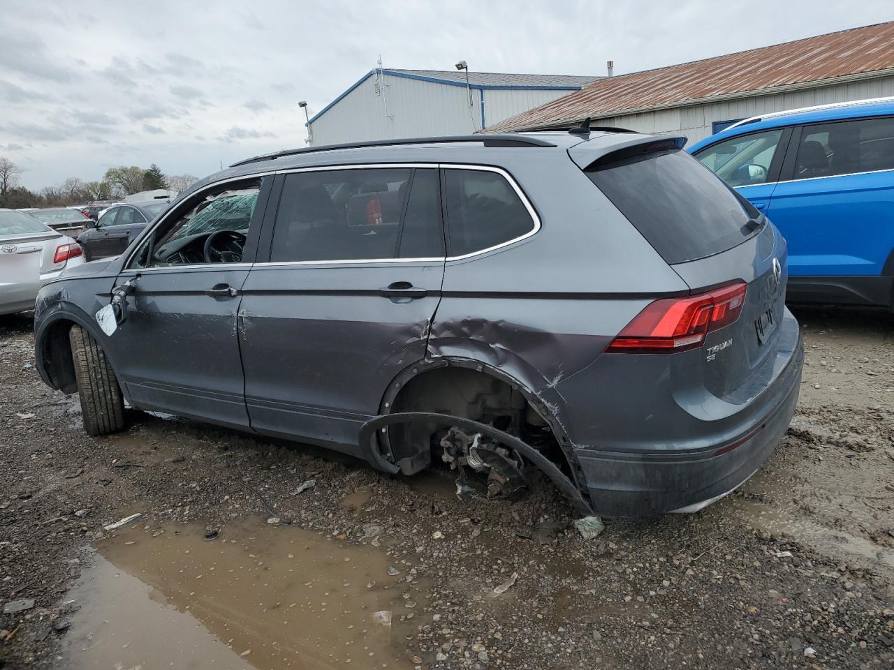 2019 Volkswagen Tiguan - Image 2