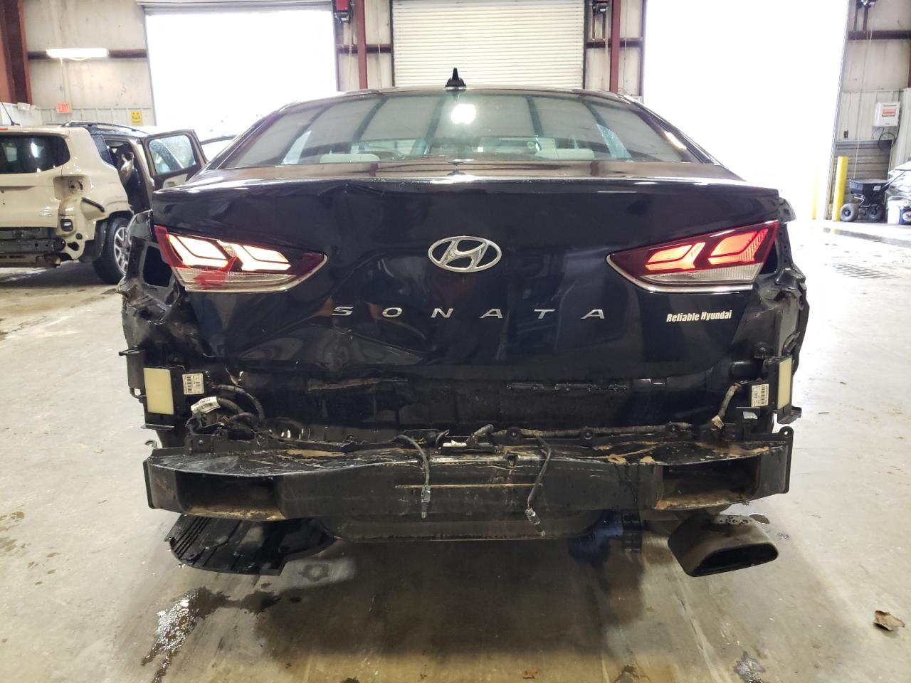 2018 Hyundai Sonata Sport VIN: 5NPE34AF0JH601548 Lot: 46231374