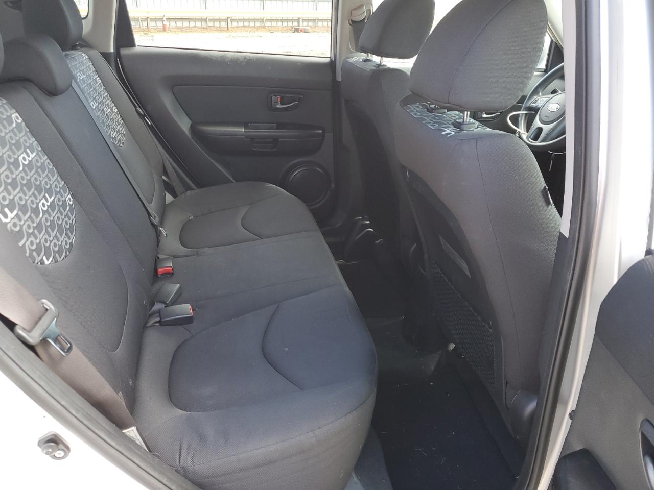 2011 Kia Soul + VIN: KNDJT2A2XB7714591 Lot: 47221844