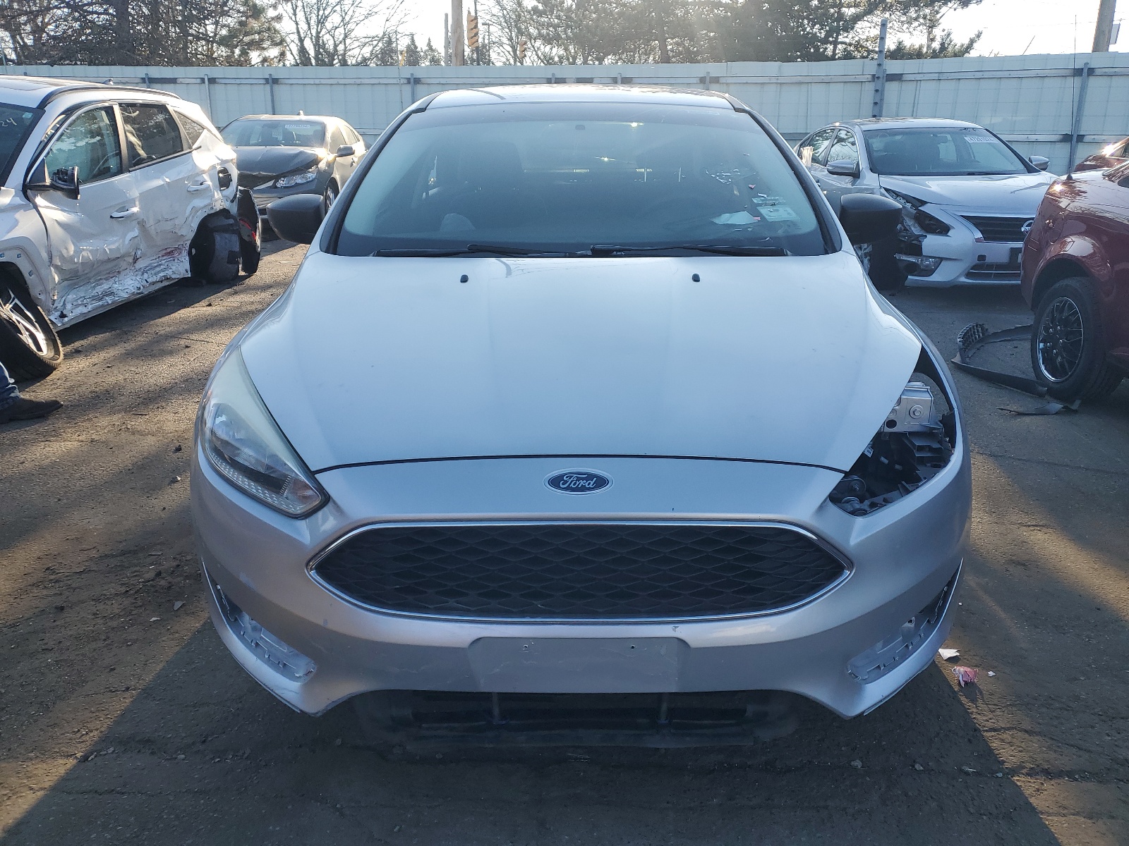 2018 Ford Focus S vin: 1FADP3E23JL230162