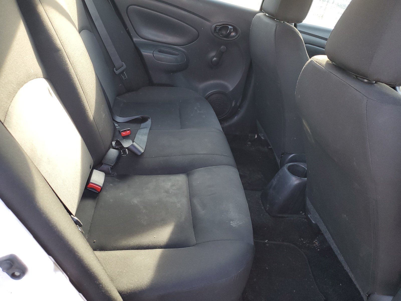 3N1CN7APXJL862619 2018 Nissan Versa S