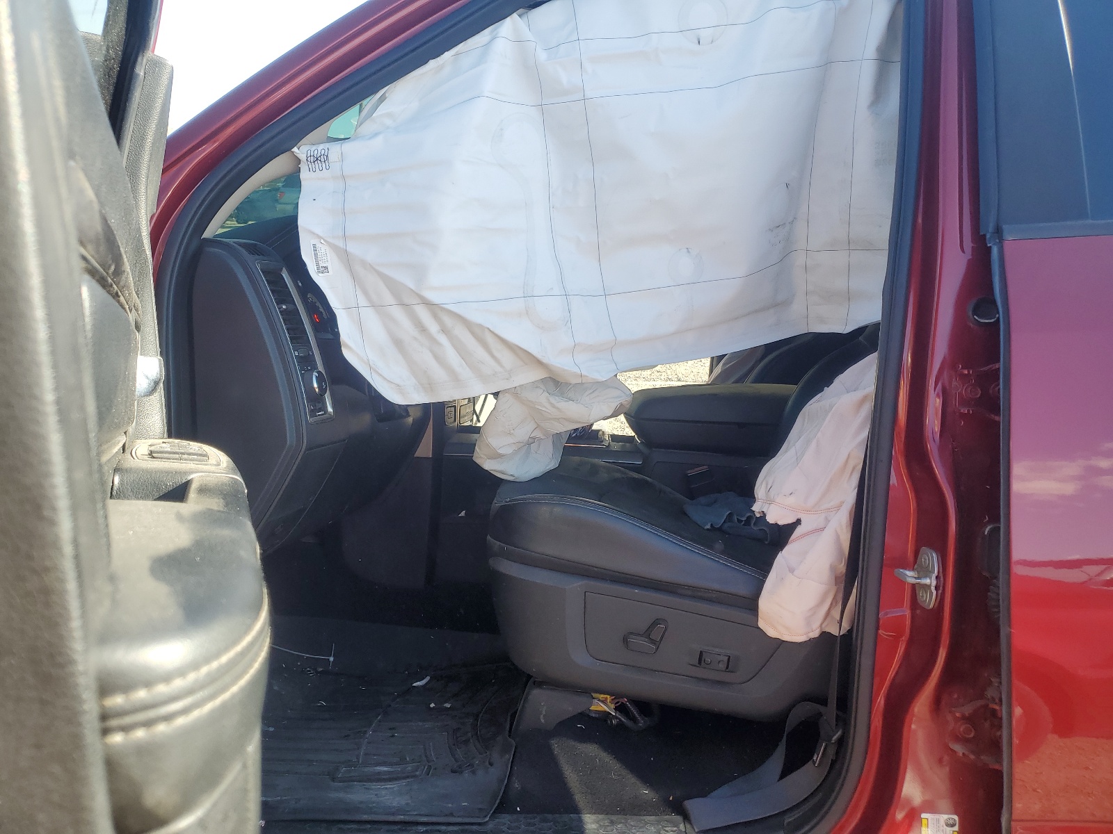 1C6RR7HT1FS699907 2015 Ram 1500 Sport