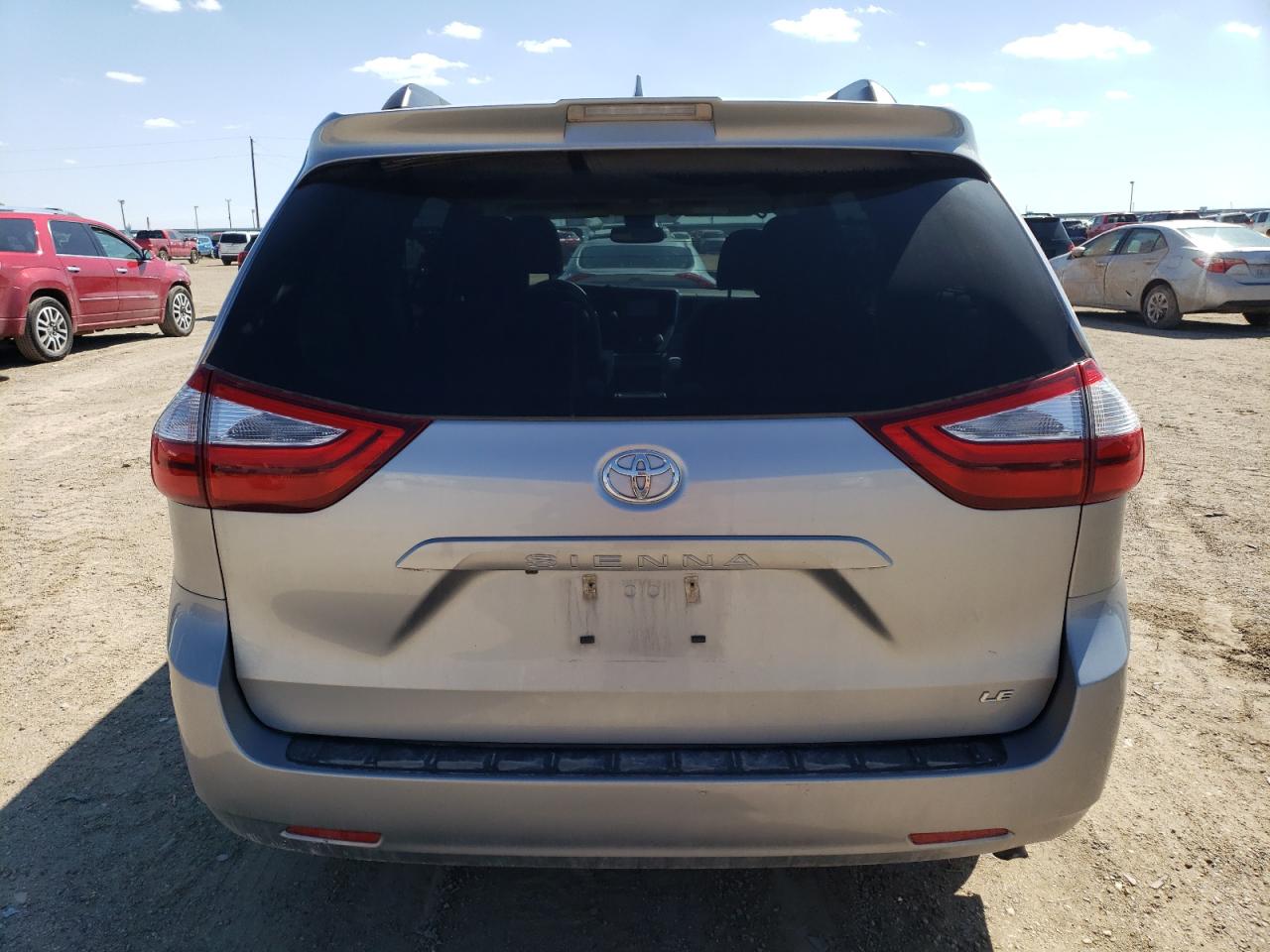 5TDKZ3DC1JS901672 2018 Toyota Sienna Le